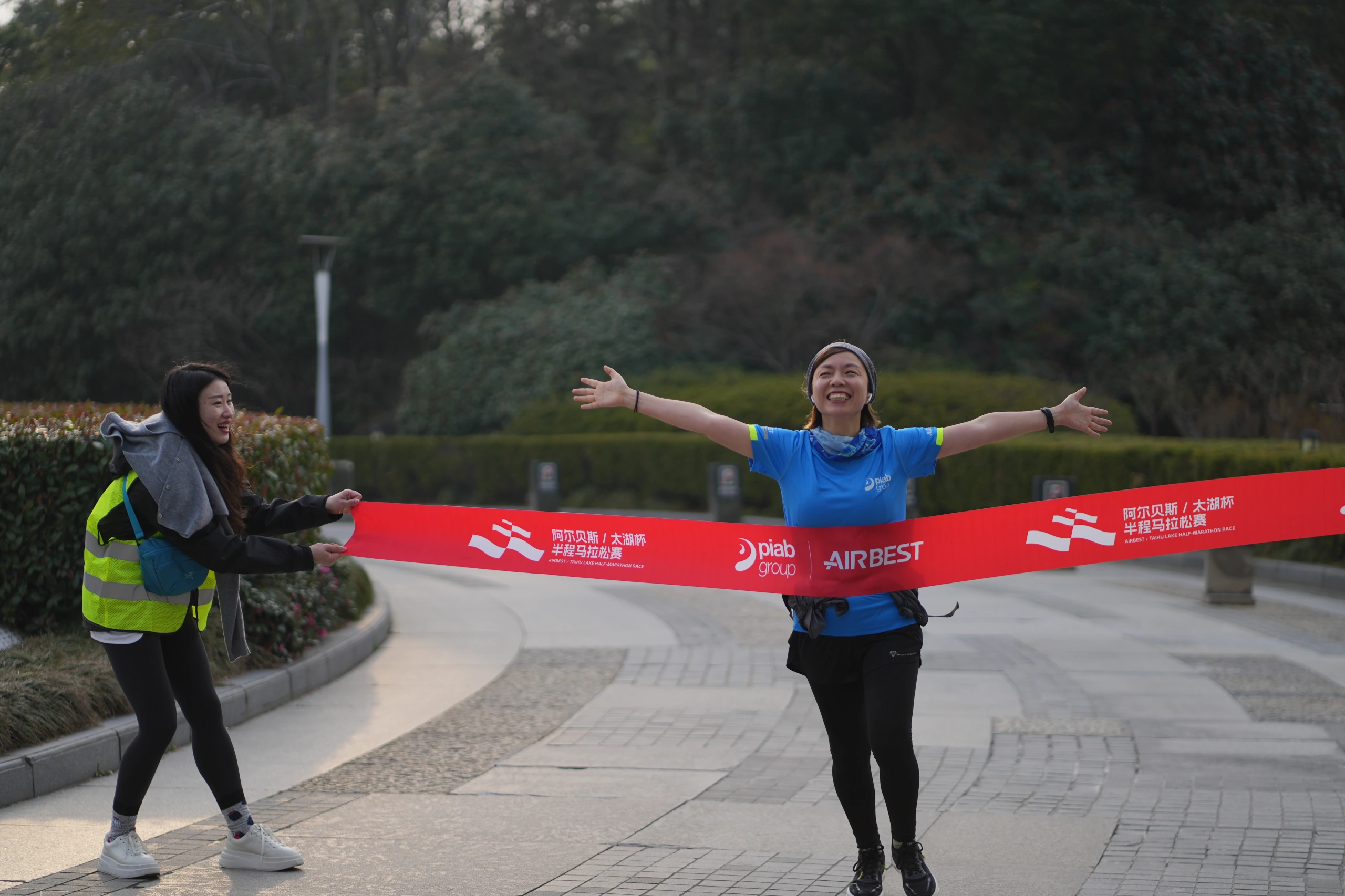 inaugural-airbest-taihu-lake-cup-half-marathon-a-festivity-of-passion-and-unity-12.webp